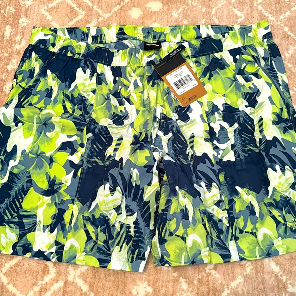 The North Face Class V Pull On Swim Trunks Size XXL 7” inseam